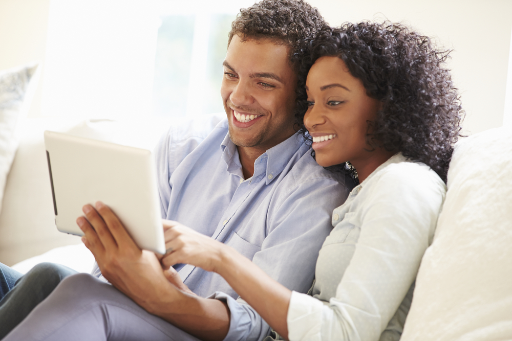 couple discussing dental discount plans with each other